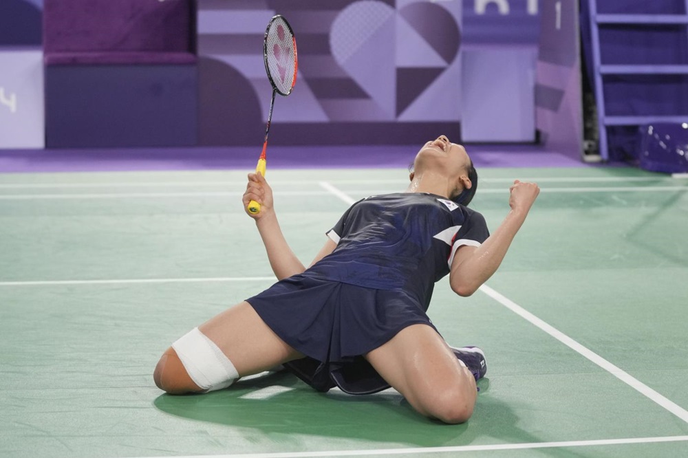 Badminton, An Se Young trionfa alle Olimpiadi di Parigi 2024. Finale dominata contro He Bing Jiao
