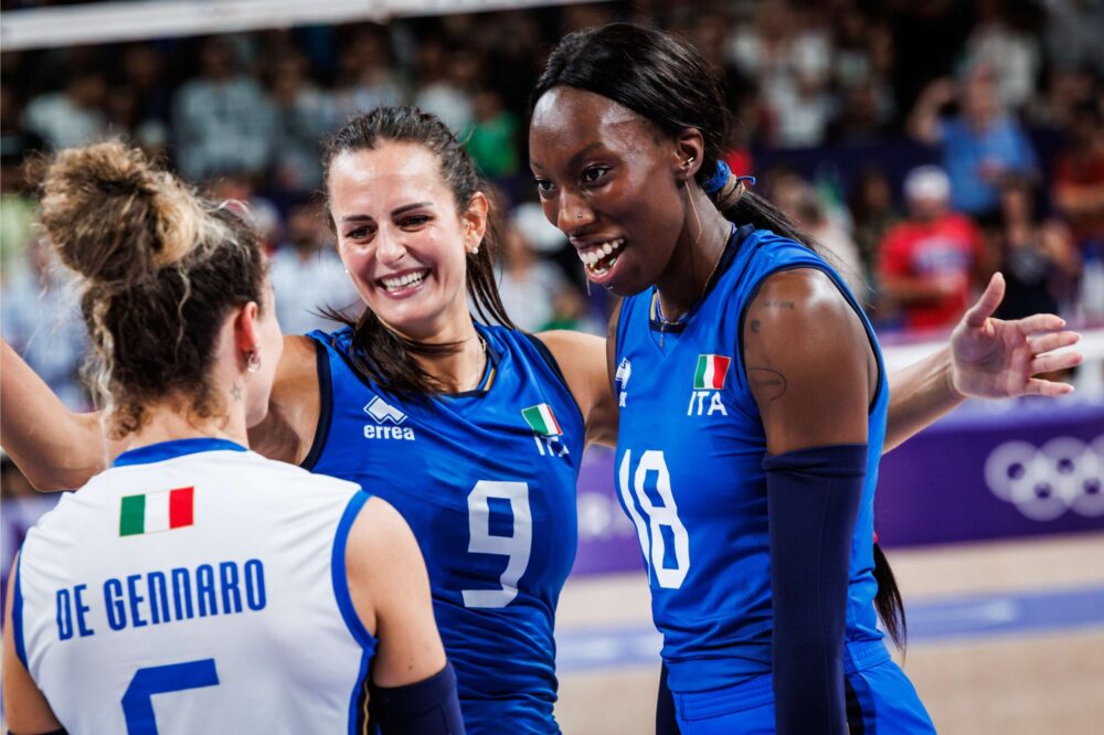 Volley, Italia in semifinale alle Olimpiadi con uomini e donne: novità storica, a Parigi eguagliati gli USA