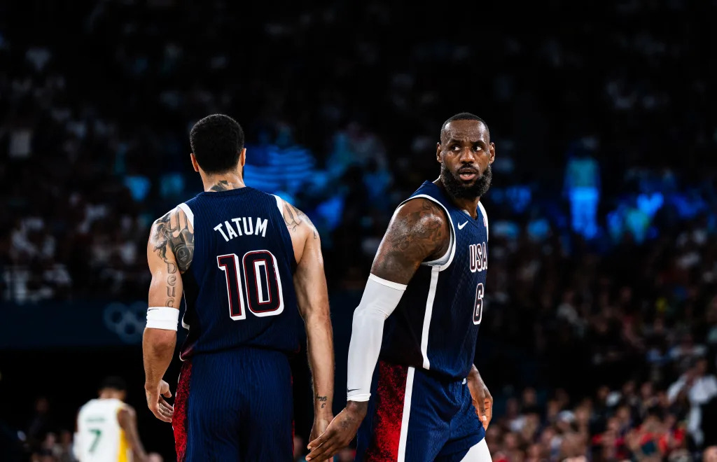 Basket, gli Stati Uniti demoliscono il Brasile nei quarti di finale alle Olimpiadi e volano in semifinale contro la Serbia