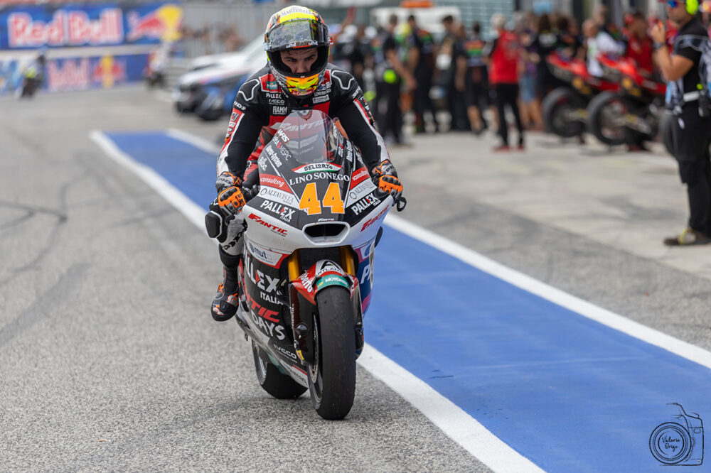 Moto2: Aron Canet domina anche la FP2 al Montmelò, Tony Arbolino in top 10