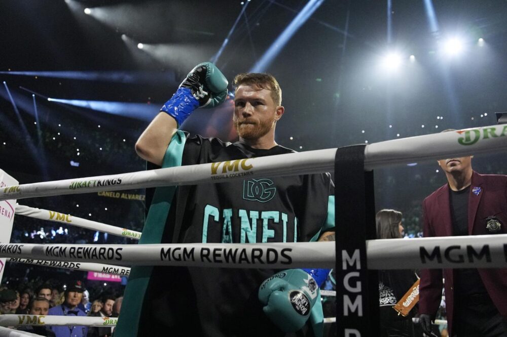 Boxe: Canelo Alvarez batte Berlanga e le sue provocazioni, è ancora campione mondiale dei supermedi