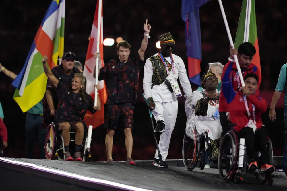 Si chiudono le Paralimpiadi 2024 festa finale a Parigi, tricolore con