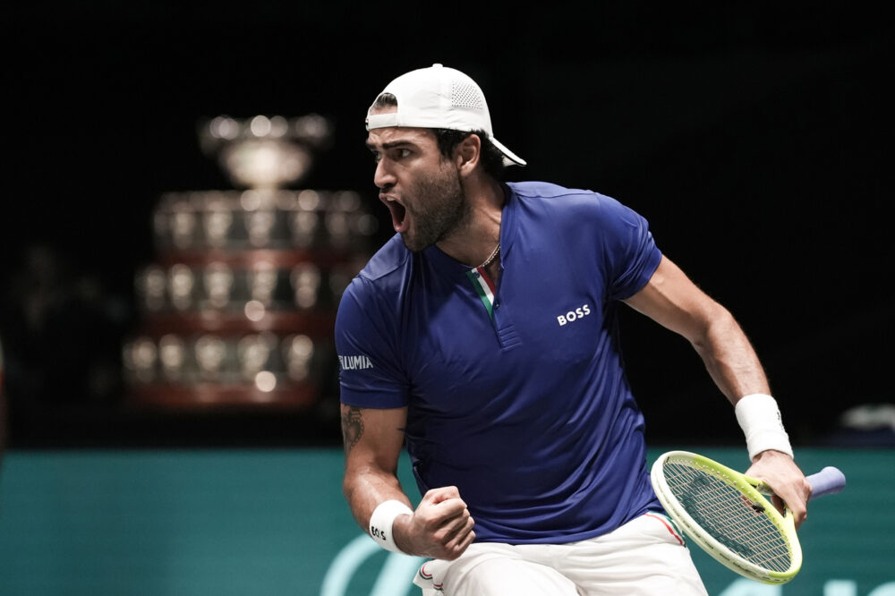 LIVE Berrettini Van de Zandschulp 3 6 6 4, Italia Olanda Coppa Davis 2024 in DIRETTA: il romano porta il match al terzo set