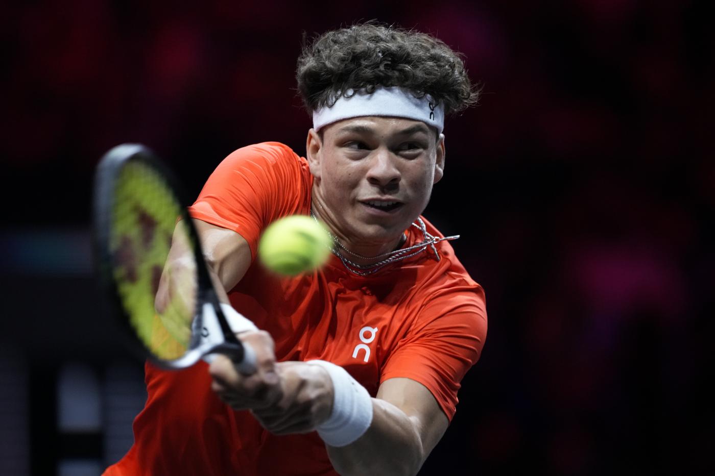 ATP Basilea, Shelton e Rune mostrano i muscoli, Mpetshi Perricard supera Auger Aliassime