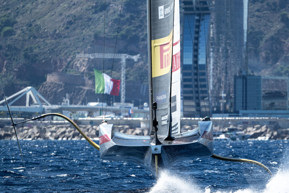 LIVE Louis Vuitton Cup 2024 in DIRETTA: Luna Rossa cade dal foil in gara 5 contro American Magic