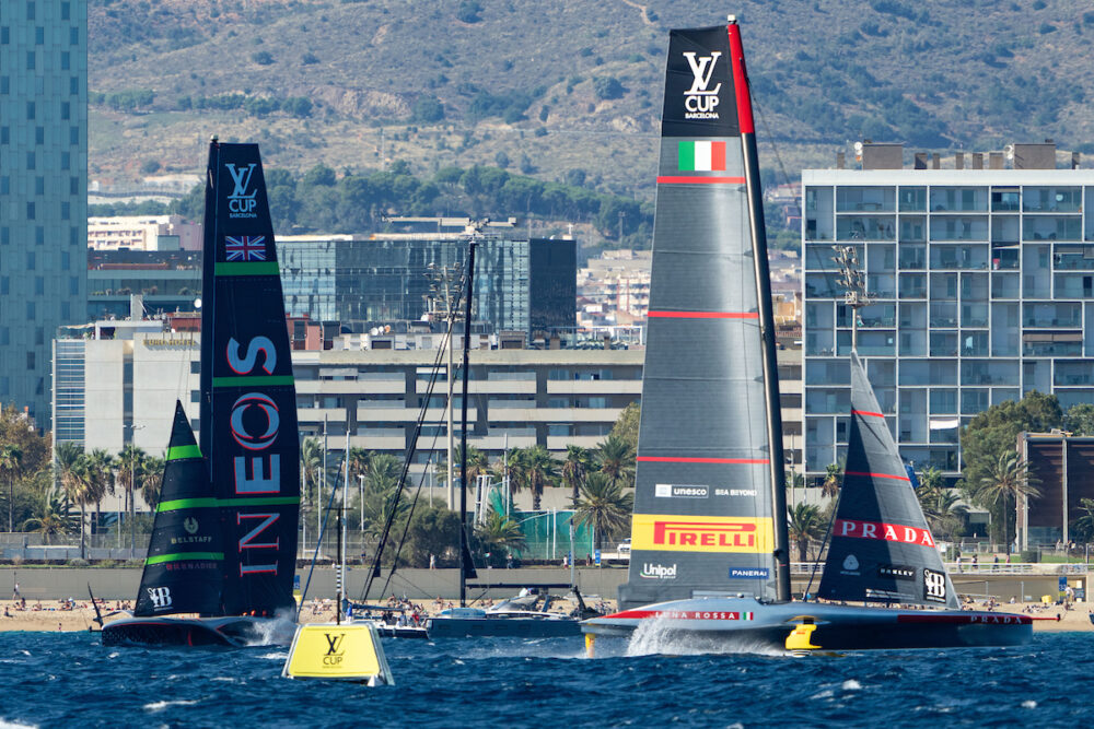 Luna Rossa, sfortunata coincidenza: problema alla randa e subito viene data la partenza dopo una giornata di rinvii