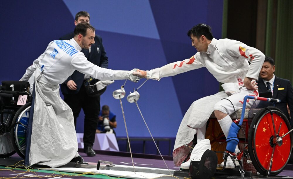 Scherma, Italia senza medaglie nella spada alle Paralimpiadi di Parigi. Lambertini sconfitto nella finale per il bronzo