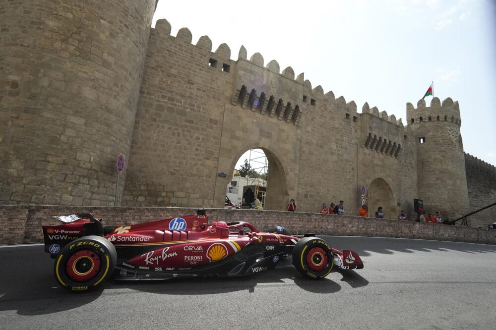 LIVE F1, GP Azerbaijan 2024 in DIRETTA: Leclerc e la Ferrari all’attacco della pole. Alle 10.30 le FP3