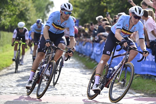 Ciclismo, Tim Merlier vince gli Europei. Jonathan Milan e l’Italia si sgretolano nell’ultimo chilometro