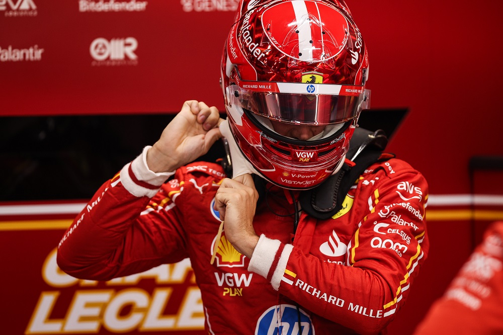 Charles Leclerc stimolato dall’arrivo di Hamilton in Ferrari: “Gli dimostrerò di cosa sono capace”