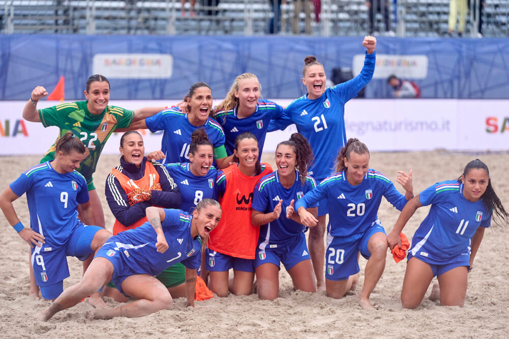 Beach soccer, l’Italia femminile regola il Portogallo e vola in semifinale agli Europei