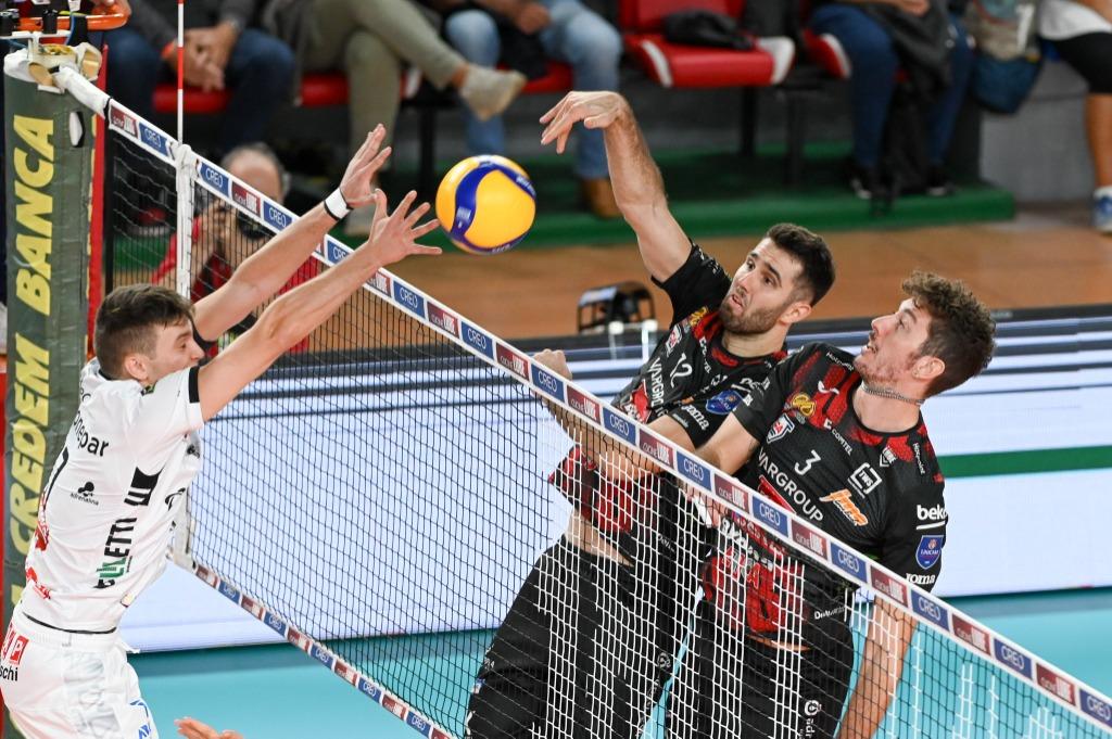 Volley, il primo squillo in Superlega è di Civitanova! Battuta 3 1 una combattiva Padova