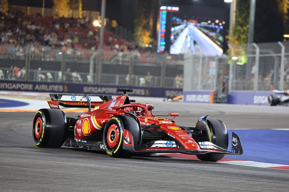 LIVE F1, GP Singapore 2024 in DIRETTA: Norris tiene la prima posizione davanti a Verstappen, Leclerc 8°