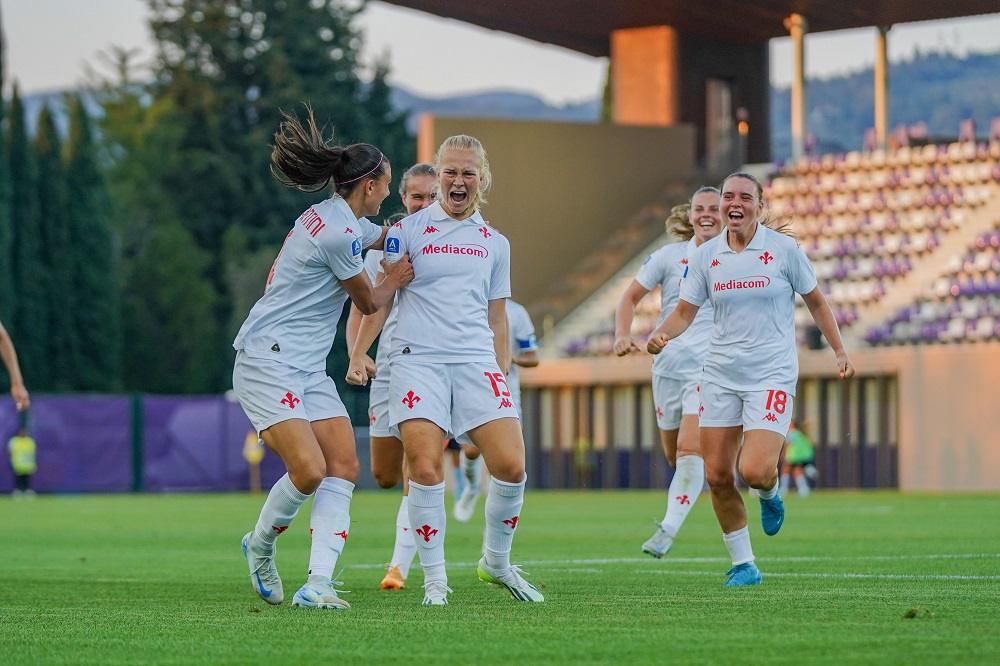 LIVE Wolfsburg Fiorentina 5 0, Champions League calcio femminile in DIRETTA: Viola eliminata