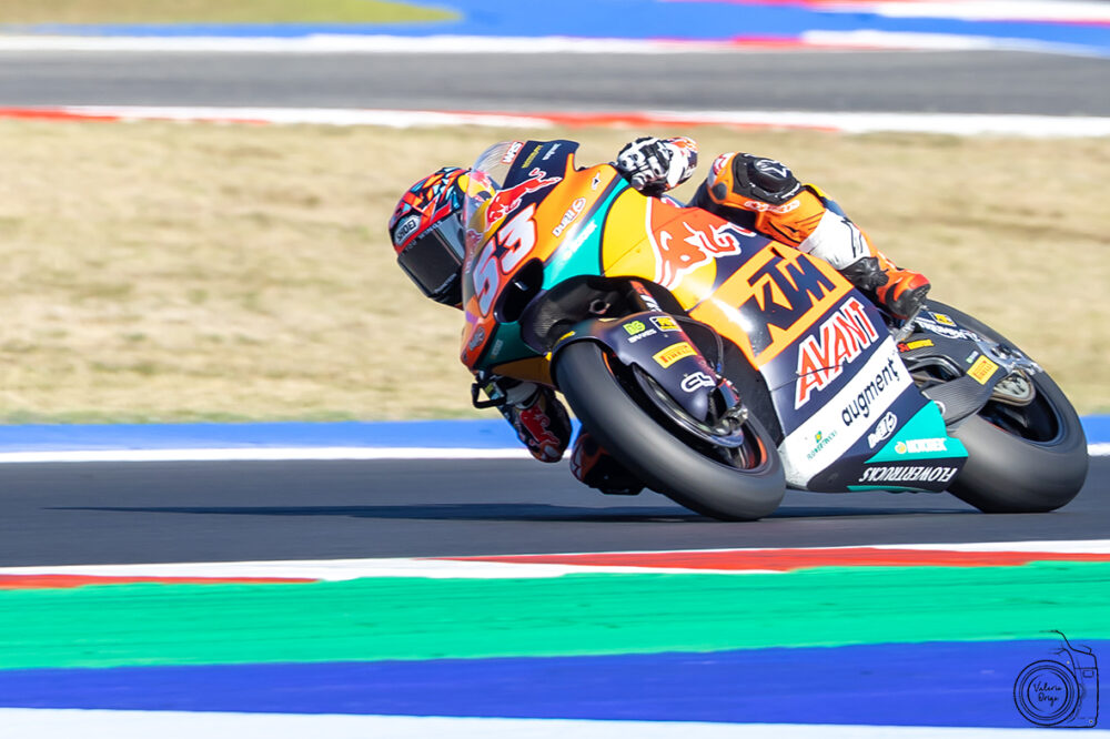 Moto2, Deniz Oncu svetta nella FP2 di Buriram. Cresce Vietti, ancora lontano Arbolino