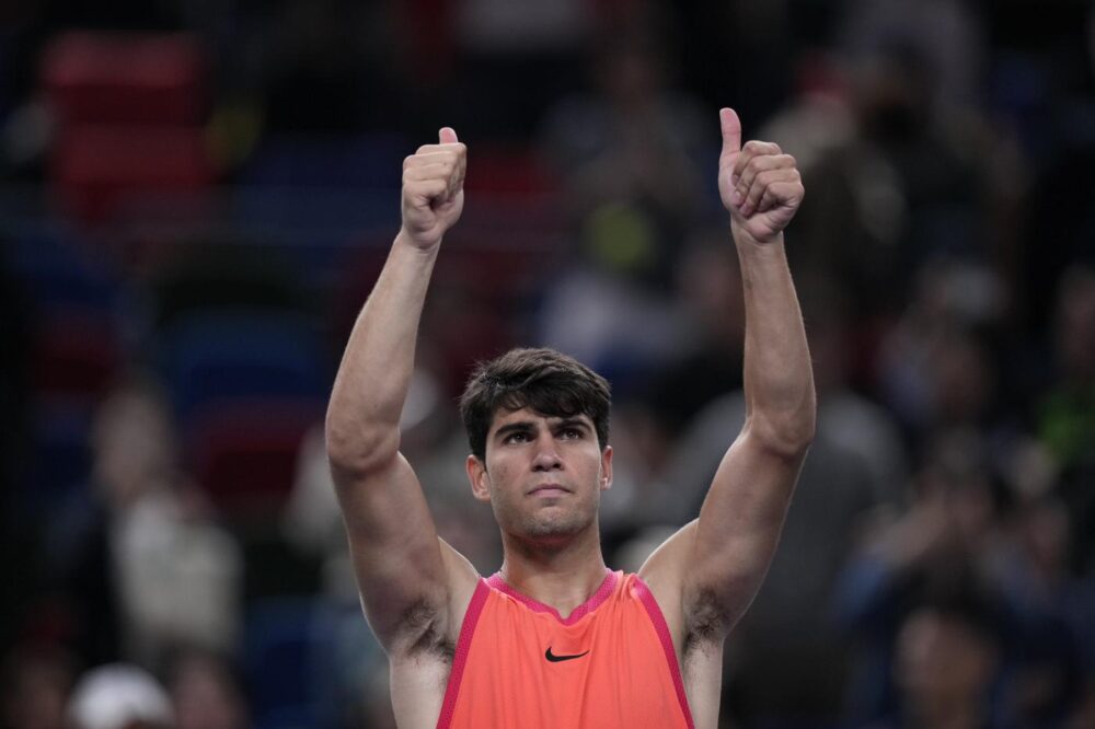 Six Kings Slam 2024, Carlos Alcaraz piega in due set Rafa Nadal e sfiderà ancora Sinner