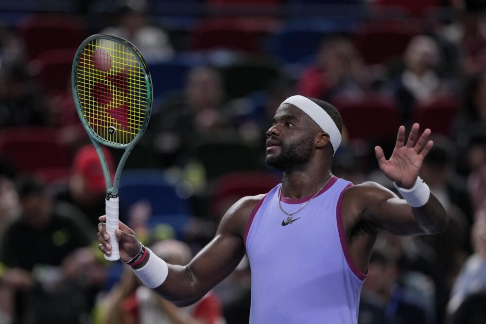 Frances Tiafoe si scusa: “Ho avuto un comportamento inaccettabile”