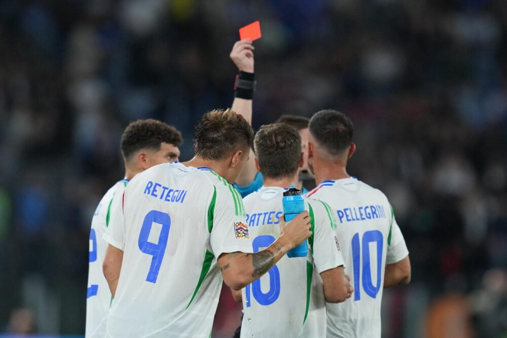 2-2, azzurri in 10 per quasi un’ora