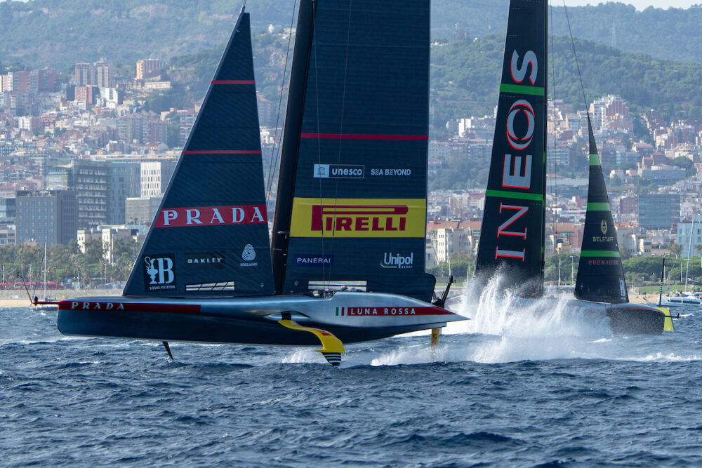 LIVE Louis Vuitton Cup 2024 in DIRETTA: Luna Rossa davanti al primo incrocio