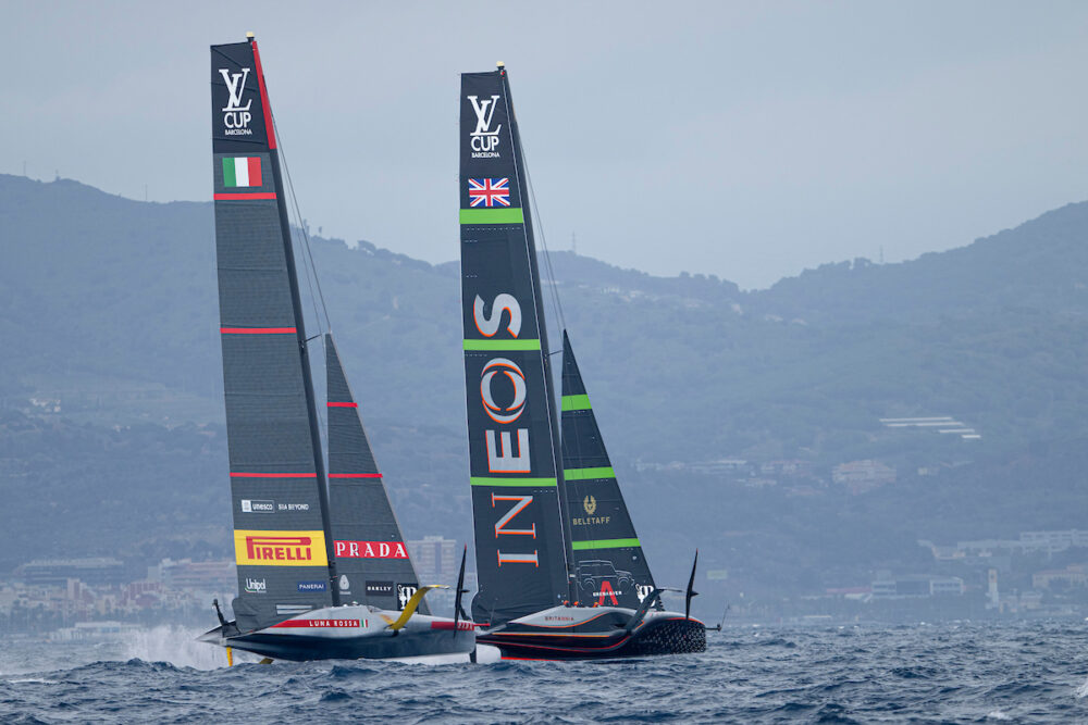 Luna Rossa nella burrasca. Feriti, ma non vinti: servono titani per la rimonta. E Spithill sa come si fa