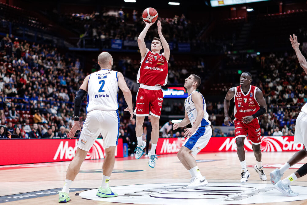 Basket, l’Olimpia Milano batte Brescia in Serie A. Trento piega Varese, Pistoia espugna Cremona