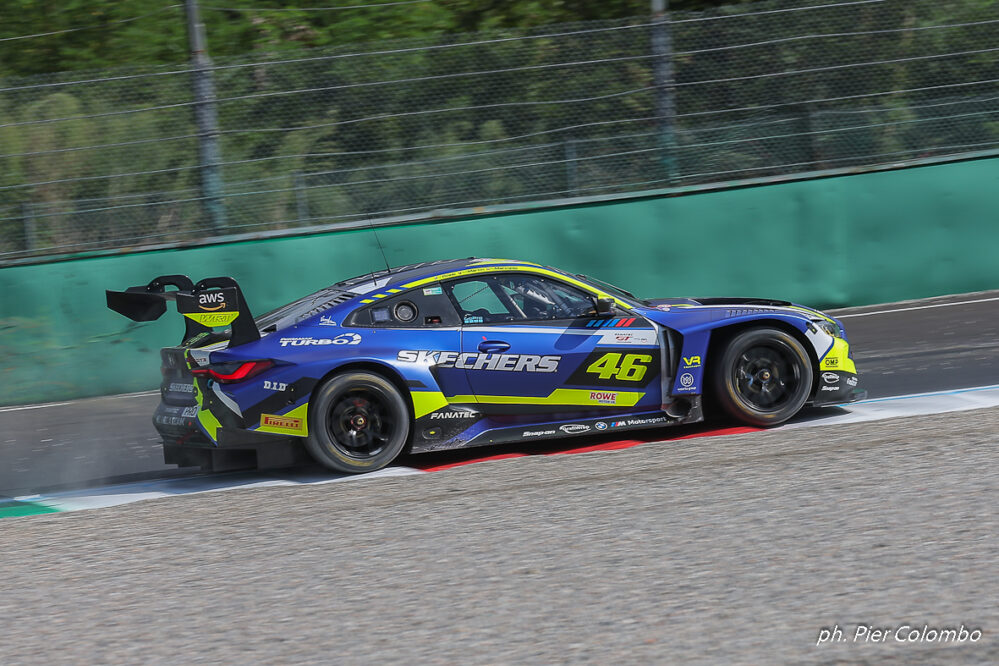 12h Bathurst, BMW parte forte nella FP1. Quarto posto per Valentino Rossi