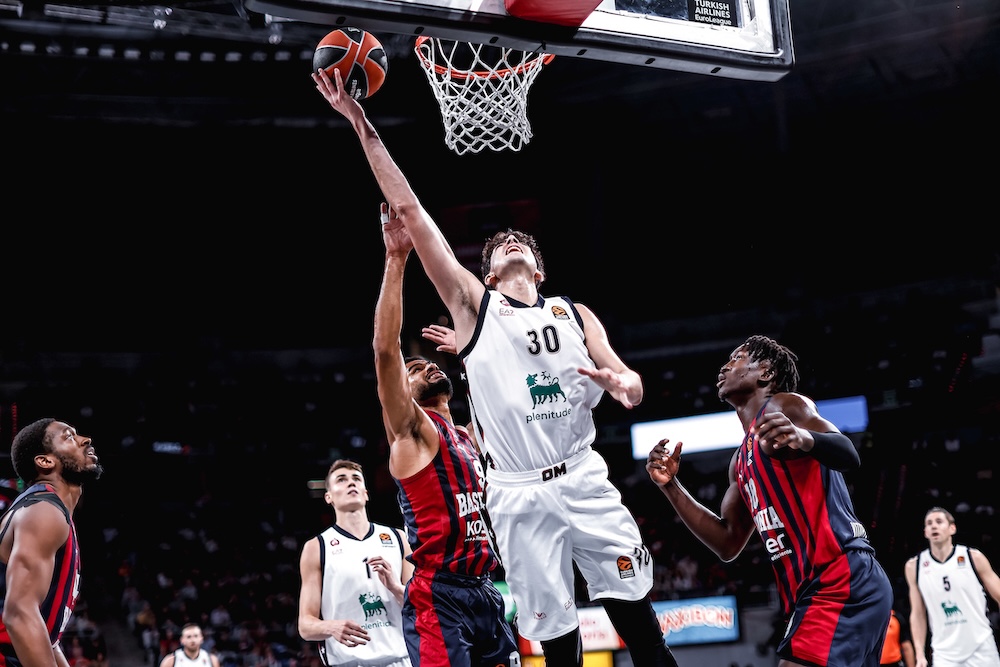 Basket, Milano gioca bene, ma triple, rimbalzi e antisportivi premiano il Baskonia in Eurolega