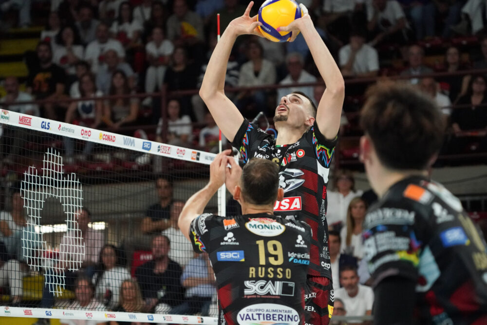 Volley, Perugia espugna Modena e balza in testa alla Superlega