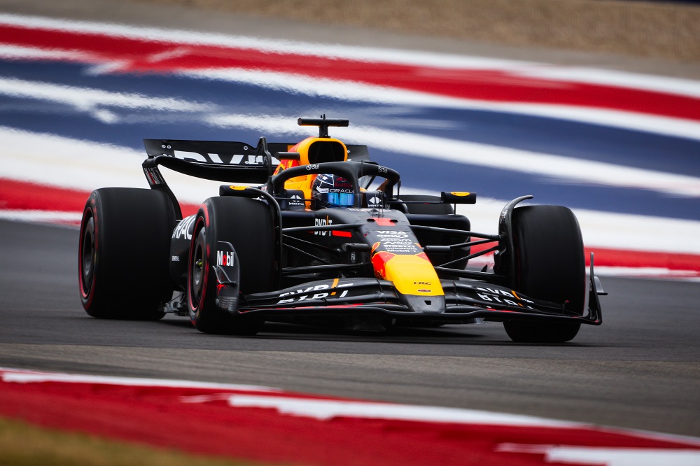 F1, Max Verstappen rinasce e si prende la pole della Sprint Race davanti a Russell, Norris 4° tra le due Ferrari