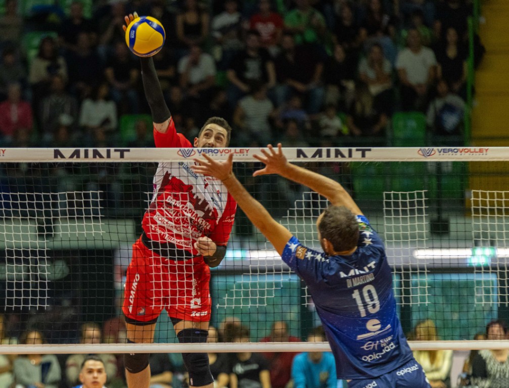 Volley, terza giornata di Superlega senza respiro! Super sfide a Modena, Milano e Civitanova. Piacenza: occhio a Cisterna