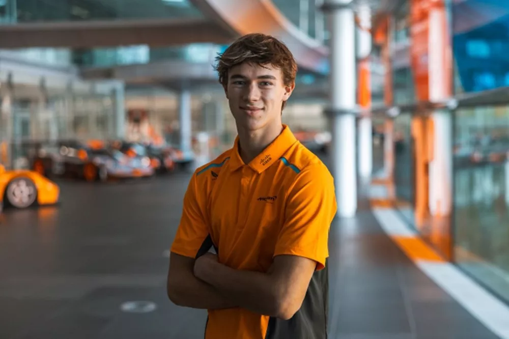 Brando Badoer entra nel programma giovani della McLaren: il figlio d’arte correrà in F3 con Prema nel 2025