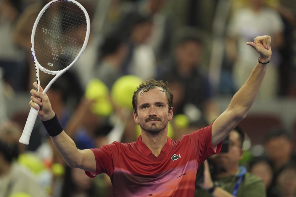 ATP Shanghai 2024, Medvedev vince all’esordio, eliminato Ruud. Ok Arnaldi, fuori Fognini