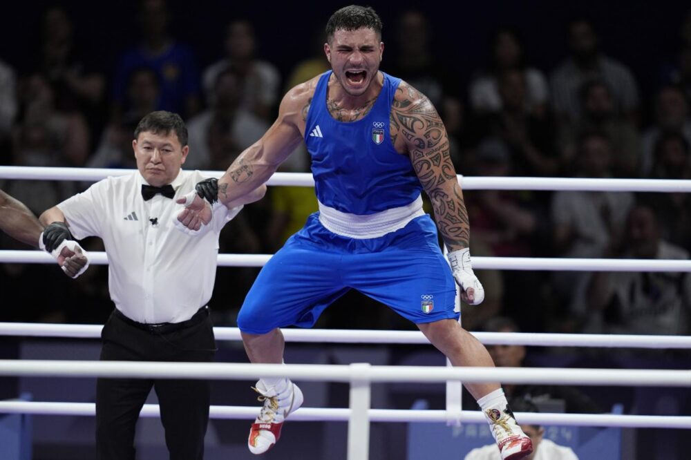 Boxe, Diego Lenzi debutta da professionista: incomincia l’avventura dopo i quarti alle Olimpiadi