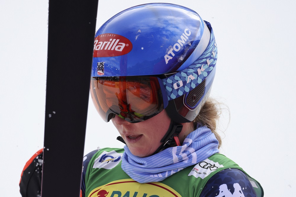 Sci alpino, Mikaela Shiffrin trionfa anche a Levi: “Contenta di iniziare così in slalom, seconda manche solida”