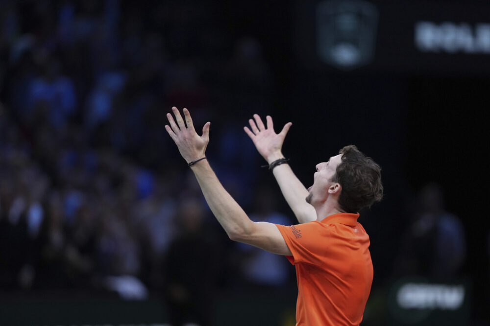 ATP Parigi Bercy 2024: continua il sogno di Humbert, sfiderà Khachanov. Zverev Rune, scontro di fuoco in arrivo