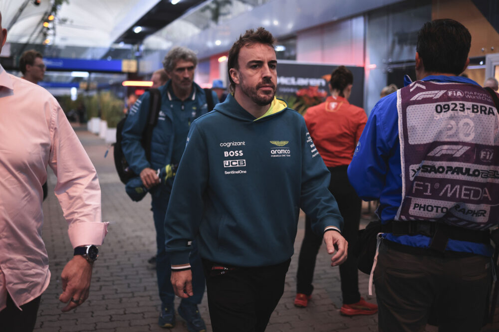 F1, Fernando Alonso: “Fortuna che la stagione sta finendo, non credo che lotteremo per il podio”