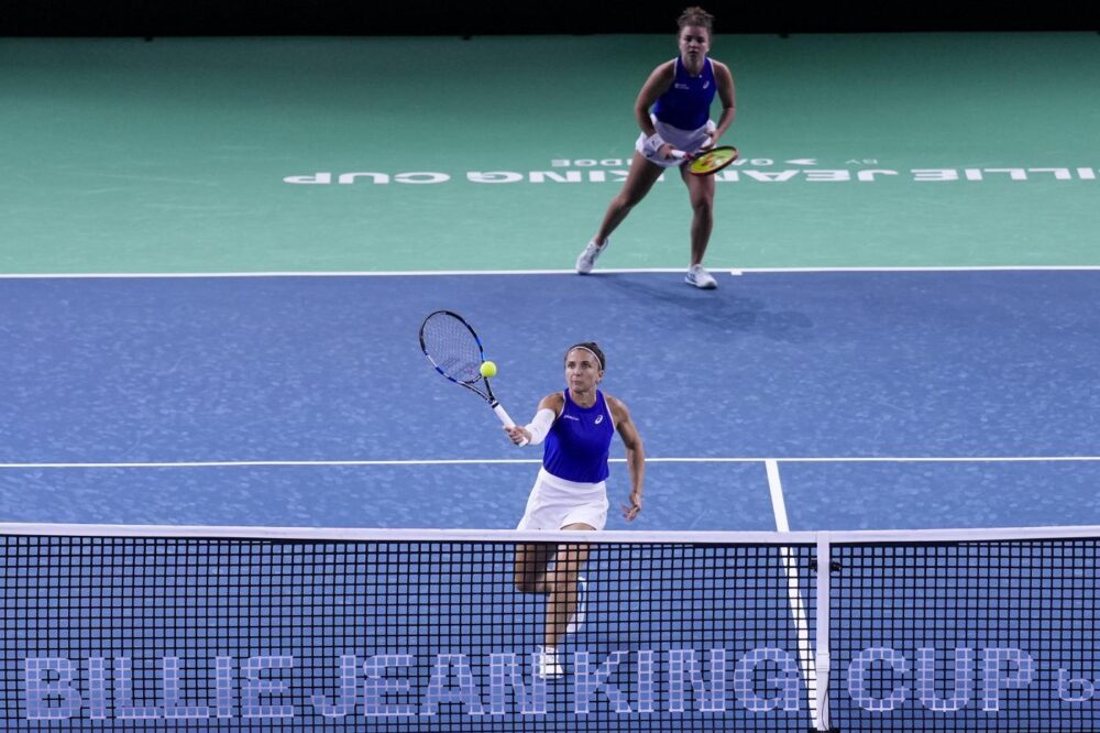 LIVE Errani/Paolini Kawa/Swiatek, Italia Polonia BJK Cup in DIRETTA: le azzurre confidano che si arrivi al doppio