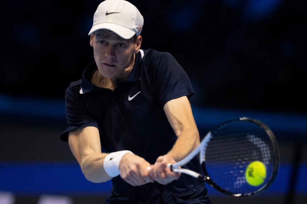 LEZIONE DI TENNIS! Jannik Sinner demolisce un malcapitato Ruud ed è di nuovo in finale alle ATP Finals!