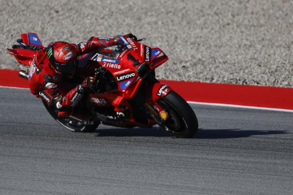 La vittoria dei rimpianti per Bagnaia a Barcellona. Martin campione del mondo