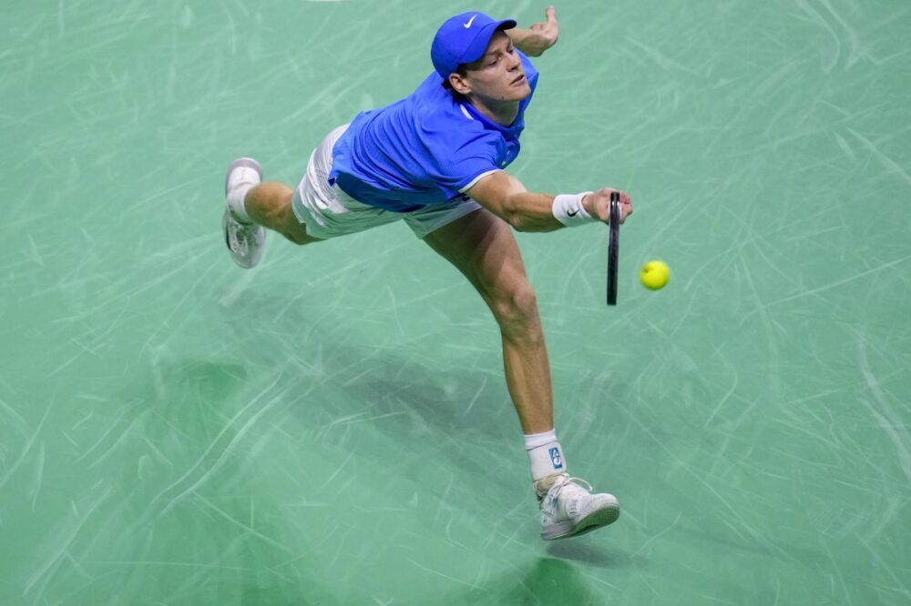 Sinner de Minaur, gli highlights e la sintesi: l’azzurro trascina l’Italia in finale di Coppa Davis