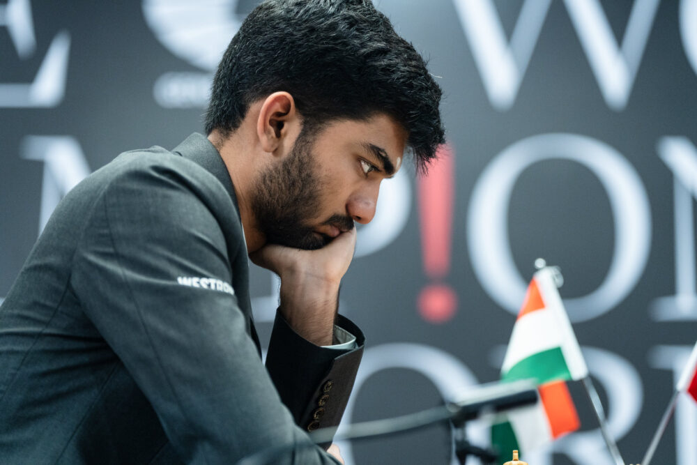 Scacchi: Gukesh c’è! Il prodigio indiano batte Ding Liren nella terza partita e porta il match Mondiale 2024 in parità