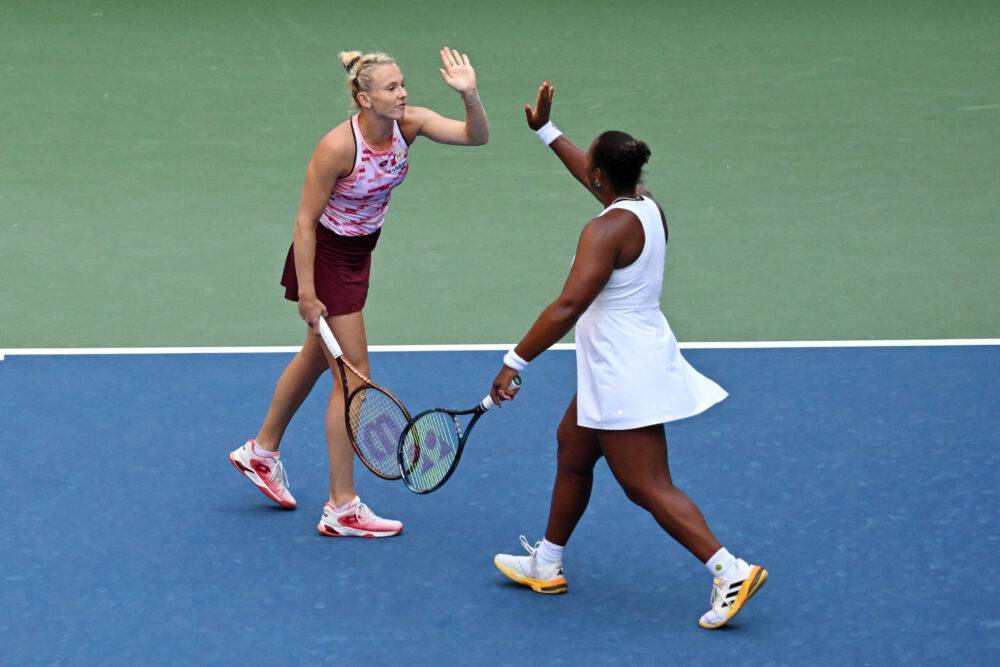 WTA Finals 2024, Siniakova/Townsend si prendono il primo posto nel girone, avanti Melichar Martinez/Perez