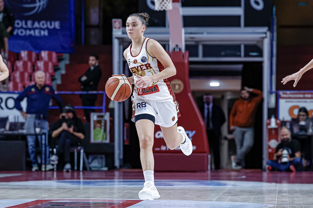 Venezia vince il derby con Schio e comanda la Serie A1 di basket femminile. Vittorie di Derthona e Sesto San Giovanni