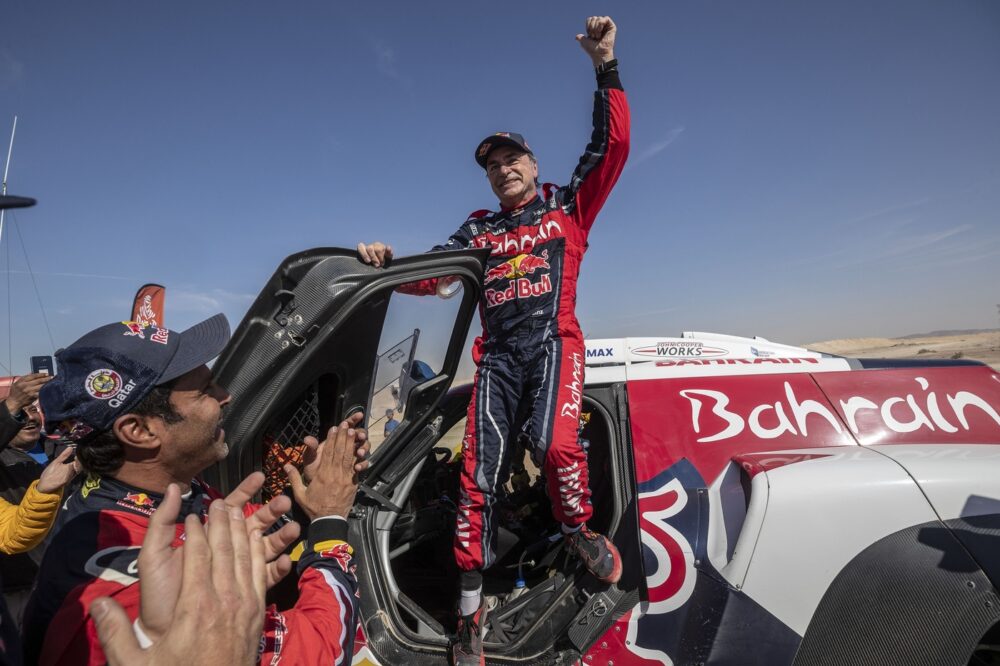 Dakar 2025, Carlos Sainz Senior scalda i motori: “Ho scelto Ford perché è un progetto vincente”