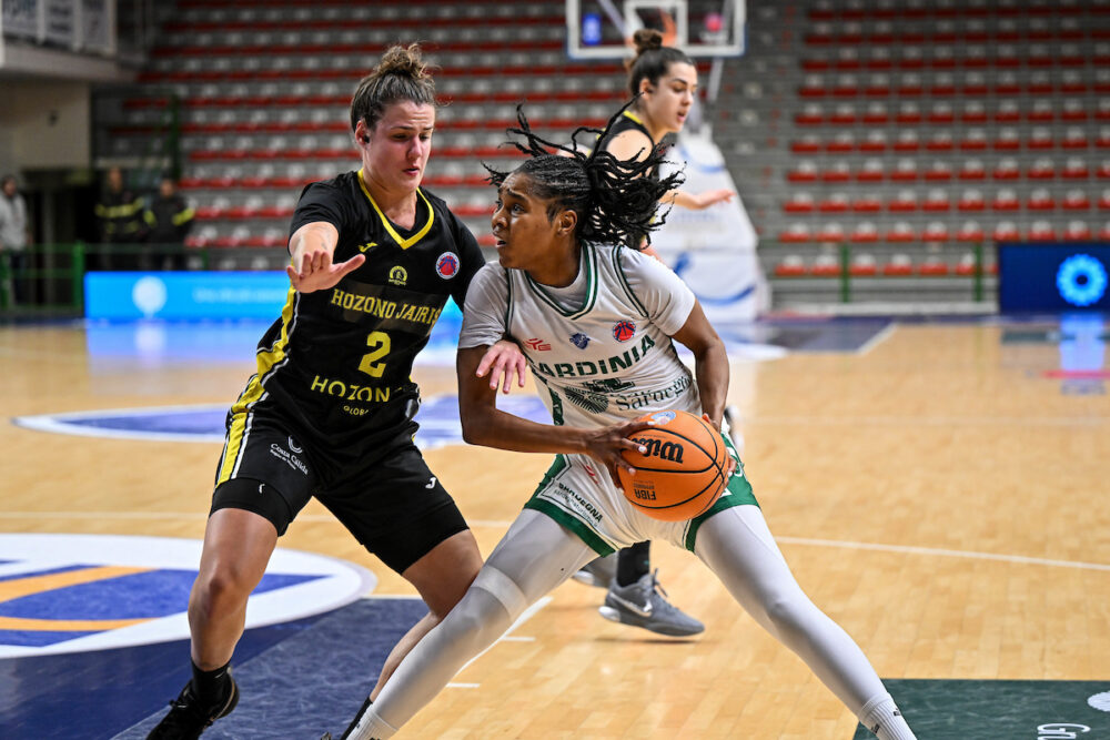 Basket femminile: Sassari al secondo turno dei playoff di EuroCup. Perde ad Alcantarilla, ma mantiene il margine dell’andata