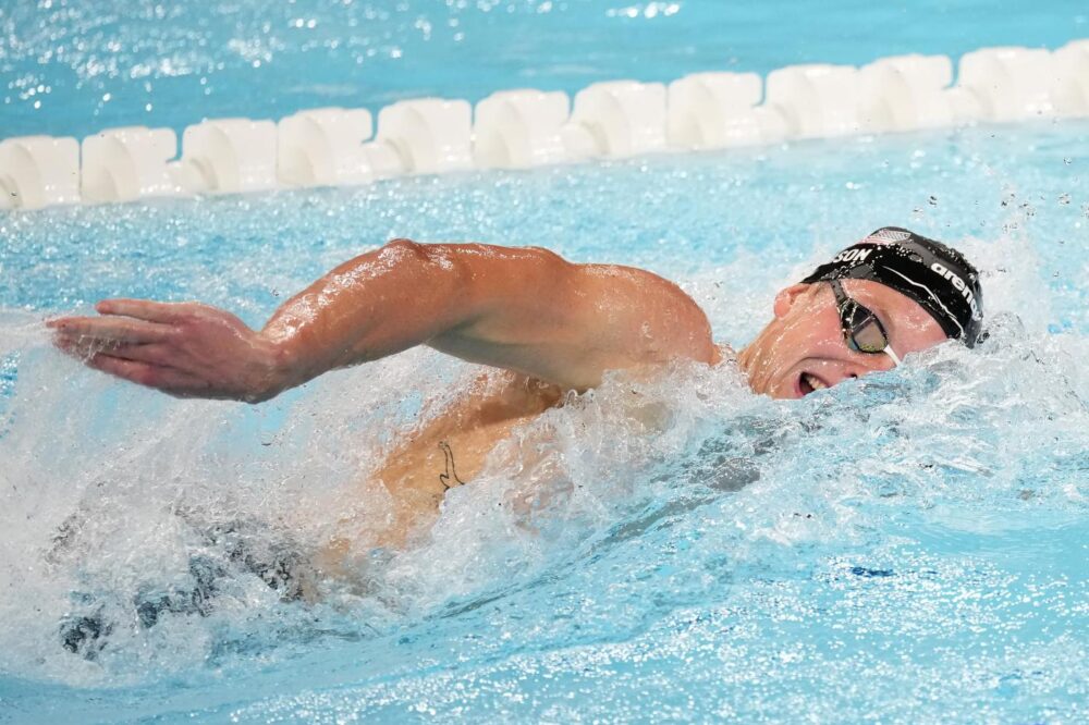 Nuoto, Luke Hobson stellare: oro iridato e nuovo record del mondo nei 200 sl in vasca corta