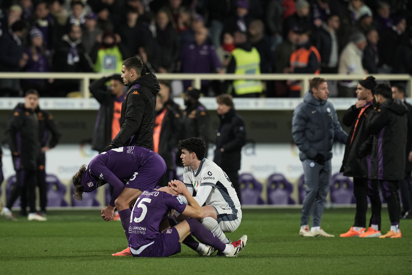 Calcio: paura per Edoardo Bove durante Fiorentina Inter. Il giocatore in terapia intensiva