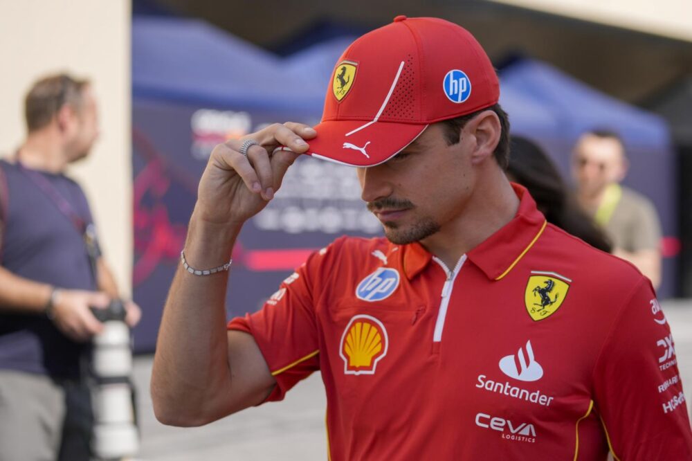 F1, l’amarezza di Charles Leclerc: “Siamo cresciuti, ma oggi arriva un altro duro colpo”