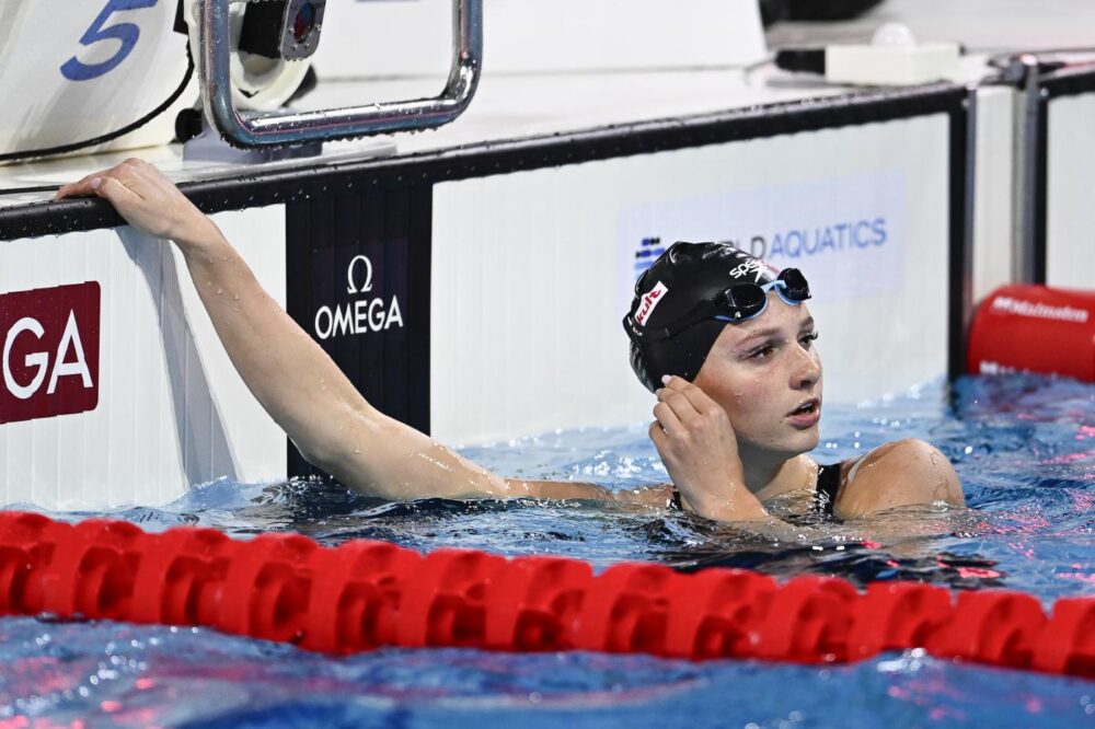 Nuoto, Summer McIntosh realizza il nuovo record del mondo dei 400 sl e conquista l’oro iridato in vasca corta