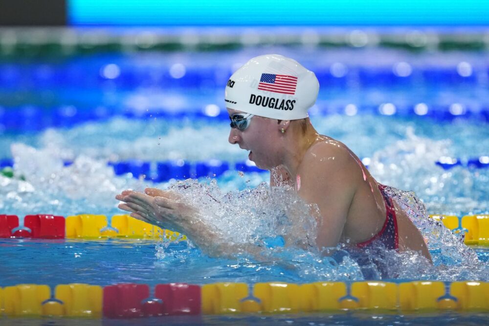 Nuoto, Kate Douglass regina nei 200 misti con il record del mondo ai Mondiali in vasca corta